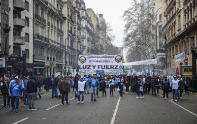 У Парижі мітинг проти зростання цін переріс у заворушення - rbc.ua - Франция - Україна - Франція