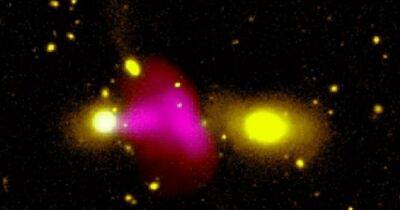 Луч смерти. Ученые впервые увидели, как черная дыра "стреляет" плазмой по соседней галактике - focus.ua - Украина - Индия - Мумбаи