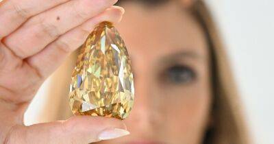 Крупнейший в мире желтый бриллиант "Золотая канарейка" продадут на аукционе - focus.ua - Украина - New York - Гонконг - Нью-Йорк - Нью-Йорк - Конго - Женева - Оман