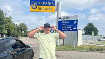 Александр Усик - Эгис Климас - Он находится на передовой, – менеджер Усика рассказал, чем занимается боксер после реванша - 24tv.ua - Украина