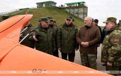 Олександр Лукашенко - "Небажано, щоби вони воювали в Україні". Лукашенку показали білоруські дрони - rbc.ua - Україна - Білорусь