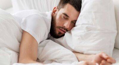 Медики з'ясували, скільки сну найкраще захищає від хвороб - lenta.ua - Украина - місто Лондон