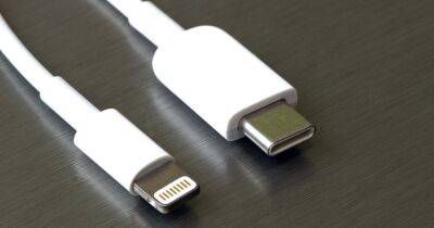 Конец эпохи "бардака" в зарядках: Apple откажется от Lightning в угоду USB-C - dsnews.ua - Украина