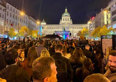В Праге митинг в поддержку ЛГБТ+ собрал несколько тысяч человек: видео - vinegret.cz - Чехия - Словакия - Братислава - Прага - Prague