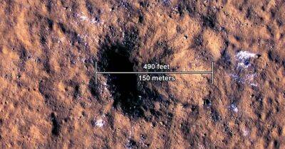 В Марс врезались два огромных метеорита: появились кратеры диаметром больше 100 метров (фото) - focus.ua - Украина