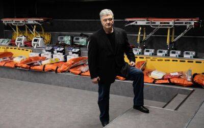 Петро Порошенко - Порошенко з волонтерами купив за 4 млн гривень обладнання для машин швидкої допомоги на фронті - rbc.ua - Україна