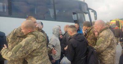 Андрей Ермак - Новый обмен состоялся: в Украину вернули из российского плена 52 человека (фото и видео) - focus.ua - Москва - Украина - Мариуполь