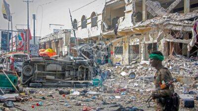 При взрывах в столице Сомали погибли как минимум 100 человек - svoboda.org - Сомали - Могадишо