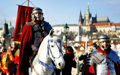 В пятницу на Карловом мосту Праги состоится святомартинское шествие - vinegret.cz - Чехия - Прага