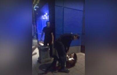 Видео с избиением девушки охранником ночного клуба в Твери появилось в соцсетях - afanasy.biz - Тверь