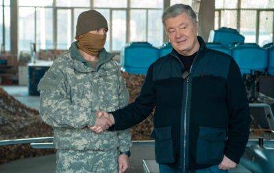 Петро Порошенко - Порошенко передав комплекс БПЛА розвідникам, які першими увійшли в Снігурівку - rbc.ua - Україна