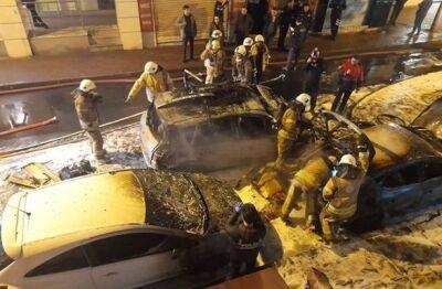Новый теракт в Стамбуле: посреди улицы взорвался заминированный автомобиль - unn.com.ua - Украина - Киев - Стамбул