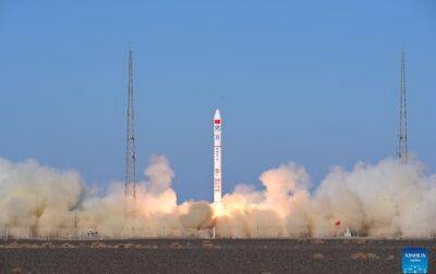 Китайская ракета-носитель вывела на орбиту сразу пять спутников - korrespondent.net - Китай - Украина