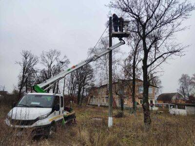 В селе на Харьковщине, сидевшем без света два месяца, восстановили электрику - objectiv.tv