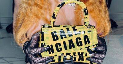 Ким Кардашьян - Демна Гвасалия - Модный дом Balenciaga выпустил в продажу свой знаменитый скотч - focus.ua - Украина - Италия