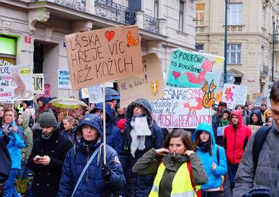 В Праге прошла демонстрация за закрытие меховых ферм - vinegret.cz - Чехия - Прага