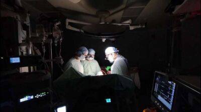 У Львові кардіохірург провів операцію на серці без світла - lenta.ua - Україна - місто Львів