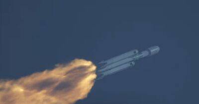 Самая мощная ракета в мире от SpaceX отправила в космос американский секретный военный груз (видео) - focus.ua - США - Украина