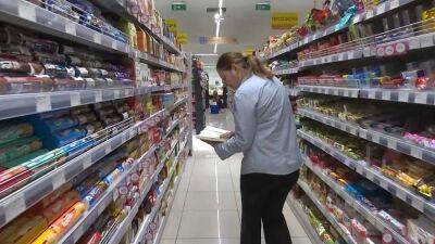 Греция вводит систему недорогих "корзин для домохозяйств" - ru.euronews.com - Греция