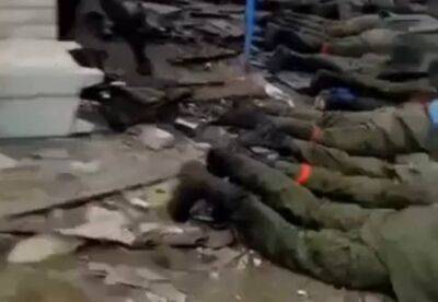 Розстріл російських військових, які здались у полон: що сталося насправді (повні відео) - facenews.ua - Украина - ЛНР