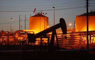 Нафта дорожчає на тлі падіння долара - rbc.ua - США - state Texas - Україна - Reuters