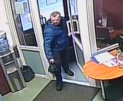 Милиция разыскивает мужчину, который забрал в гродненском банке чужой кошелек - grodnonews.by - Белоруссия