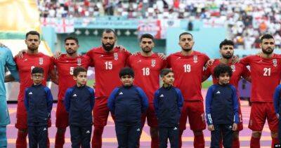Аля Хаменеи - Амини Махсы - Футболисты Ирана на чемпионате мира отказались петь свой гимн - dialog.tj - Англия - Иран - Тегеран - Катар