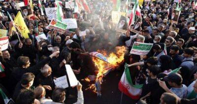 Амини Махсы - В ООН назвали критической ситуацию в Иране с 300 убитыми в ходе протестов - dialog.tj - Иран - Женева - Reuters