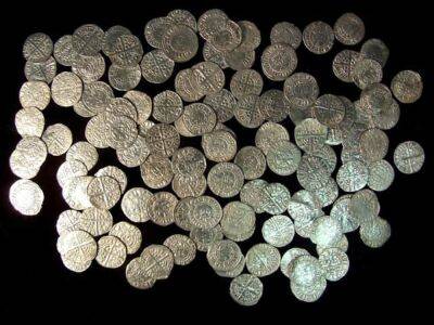 В Шотландии обнаружили более 8 тысяч монет XIII-IV веков - rbnews.uk - Шотландия