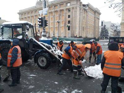 Харьков чистят от снега 2140 коммунальщиков (фоторепортаж, видео) - objectiv.tv