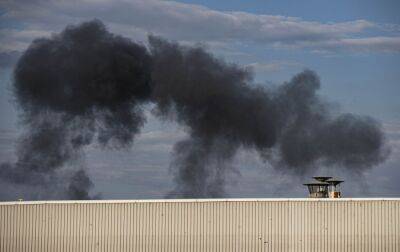 У Росії виникла пожежа на одну з найбільших нафтопереробних заводів - rbc.ua - Україна - Росія - місто Санкт-Петербург