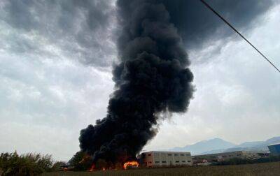 У Туреччині сталася потужна пожежа: горить хімічний завод - rbc.ua - Турция - Україна - Росія