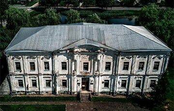 Дворец Радзивиллов в Дятлово, который не могли продать год, обрел владельца - charter97.org - Россия - Белоруссия - район Дятловский