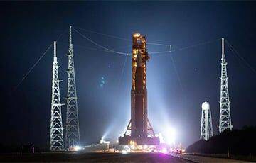 NASA доставила лунную ракету на стартовую площадку космодрома Кеннеди - charter97.org - США - Белоруссия - шт.Флорида