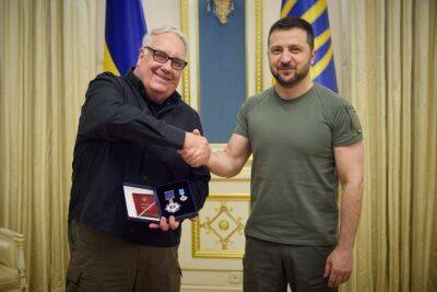 України Володимир Зеленський - Зеленський зустрівся з американським філантропом Говардом Баффетом: чим він допоможе Україні - vchaspik.ua - Украина - Росія