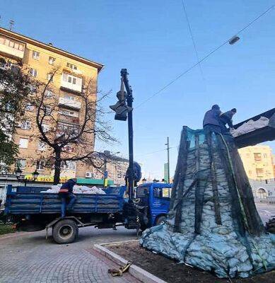 Судьбу бюста решат после войны. В Харькове убрали памятник Пушкину - objectiv.tv - Украина - Харьков