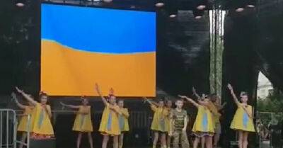 Правда ли, что на видео украинские дети исполняют со сцены гимн люфтваффе? - rus.delfi.lv - Россия - Украина - Германия - Латвия - Ровненская обл. - Дубно