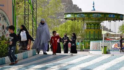 Жінкам у парках не місце: таліби вводять нові суворі заборони - bin.ua - Украина - Афганістан - Reuters