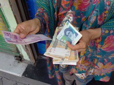 Амини Махсы - Валюта Ирана продолжает падать по отношению к доллару на фоне беспорядков - unn.com.ua - Украина - Киев - Иран - Тегеран