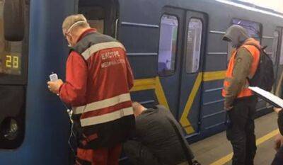 ЧП в метро Киева: медики сделали все возможное, кадры трагедии - politeka.net - Украина - Киев