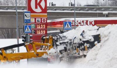 Тают как снег. Автозаправки снизили цены на топливо до уровня девятимесячной давности - obzor.lt - Россия - Китай - Эстония