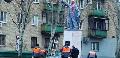 У Мелітополі пам'ятник Леніну забарвився у колір крові - thepage.ua - Украина - місто Мелітополь