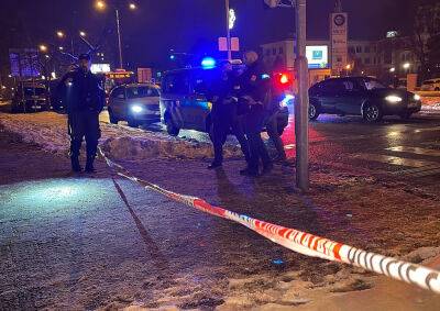 В Праге мужчина порезал двух женщин на улице. Полиция его застрелила - vinegret.cz - Чехия - Прага - Скончался