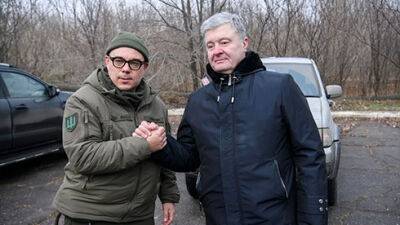 Петро Порошенко - Порошенко передав пікап та спорядження для батальйону «Дике Поле» - bin.ua - Украина - Україна