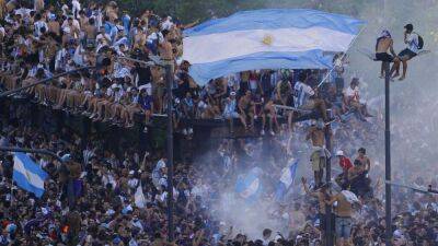 Аргентина чествует своих чемпионов - ru.euronews.com - Франция - Аргентина - Буэнос-Айрес - Катар