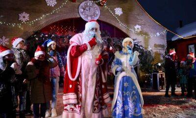 Lights were turned on the Christmas tree and meeting was held with the fabulous residents of the estate. The season at the estate of Santa Claus was reopened in Grodno - grodnonews.by - Belarus