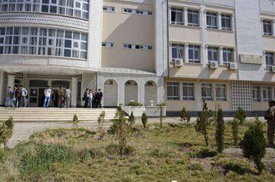 Таліби офіційно заборонили жінкам відвідувати університети - lenta.ua - США - Украина - Афганістан
