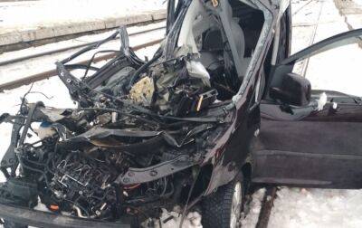 Під Львовом автомобіль врізався в потяг: загинув водій та його 8-річна дочка - rbc.ua - Україна - місто Запоріжжя