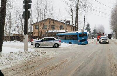 В Твери автобус сбил пешехода при неоднозначных обстоятельствах - afanasy.biz - Тверь