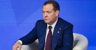 Сергей Шойгу - Дмитрий Медведев - Медведев заблокировал в Twitter журналиста за вопрос, будет ли его сын служить в армии РФ - focus.ua - Россия - Украина - Санкт-Петербург